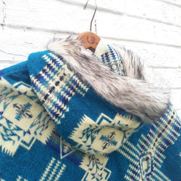 Aztec Tribal Poncho Pullover Sweater Jacket - Picture 6 of 6